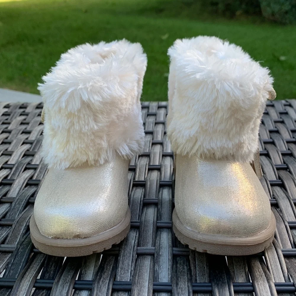 NWOT cynthia rowley girls shimmery gold faux fur boots